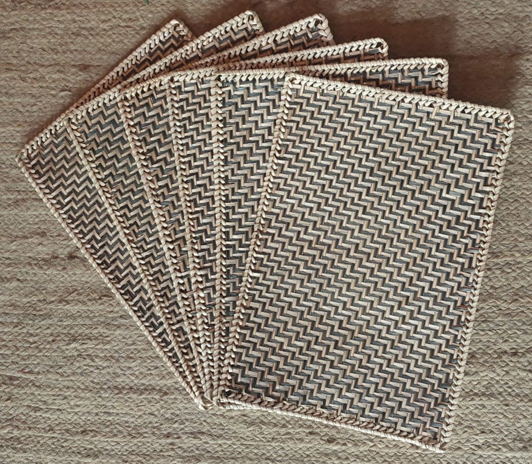 REED PLACEMATS BLACK & NATURAL Cane Concept