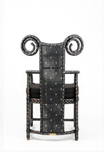 Load image into Gallery viewer, The Huh Tu Chair | Black